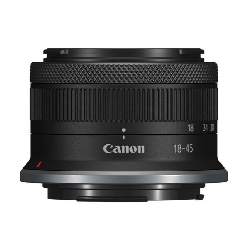 صویر لنز Canon RF 18-45mm f/4-6.3 IS STM نمایی شیک و جمع‌وجور از یک لنز همه‌کاره را نشان می‌دهد که با طراحی سبک و بدنه‌ی مشکی مات ساخته شده است