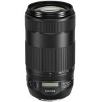 در تصویر مشاهده می‌کنید لنز حرفه‌ای Canon EF 70-300mm IS II USM با طراحی مدرن و بدنه‌ای مقاوم که برای عکاسان حرفه‌ای و علاقه‌مندان به عکاسی طبیعت، ورزشی و پرتره انتخابی ایده‌آل است