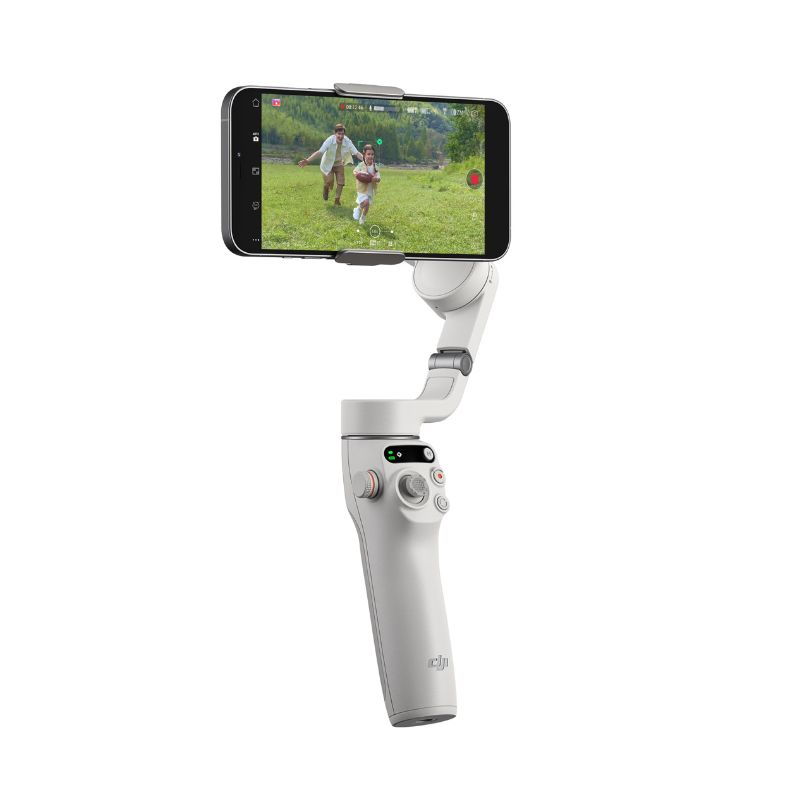 گیمبال DJI Osmo Mobile 6 با طراحی جمع‌وجور و ویژگی‌های پیشرفته برای فیلم‌برداری حرفه‌ای با موبایل