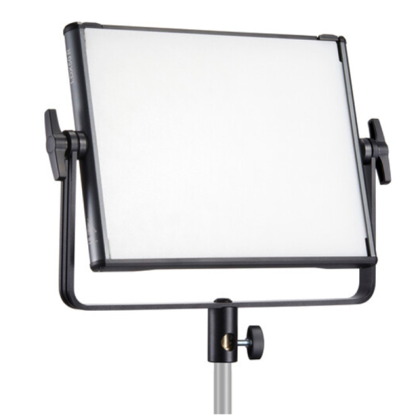 پنل ال‌ای‌دی Godox LDX50Bi Bi-Color LED Light Panel با طراحی بدون فن، مناسب برای نورپردازی حرفه‌ای در استودیو و لوکیشن‌های بیرونی.