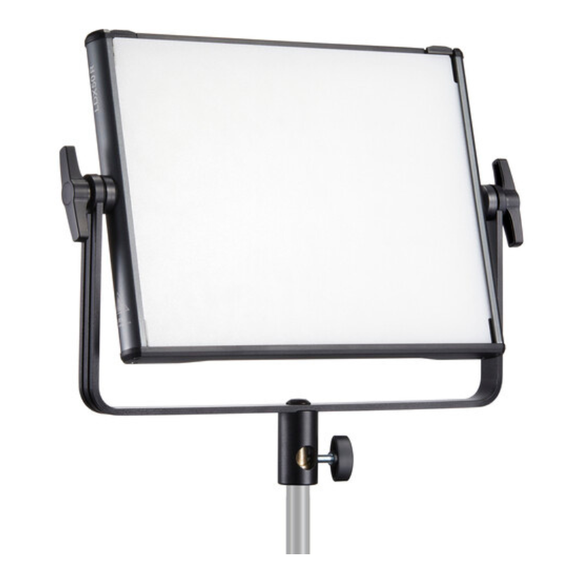پنل ال‌ای‌دی Godox LDX50Bi Bi-Color LED Light Panel با طراحی بدون فن، مناسب برای نورپردازی حرفه‌ای در استودیو و لوکیشن‌های بیرونی.